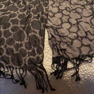 Black/gray reversible Mickey scarf